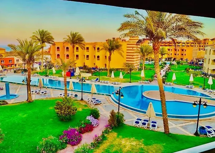مسبح خاص - بورت ساوث بيتش - ملاذ الفخامة بمعايير حقيقية شقة عين السخنة